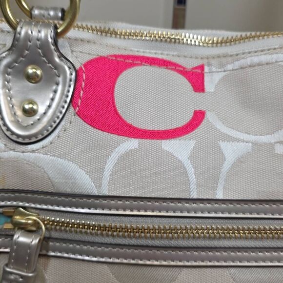 Coach Poppy Shoulder Bag / Tote / Embroidered C - Picture 4 of 14